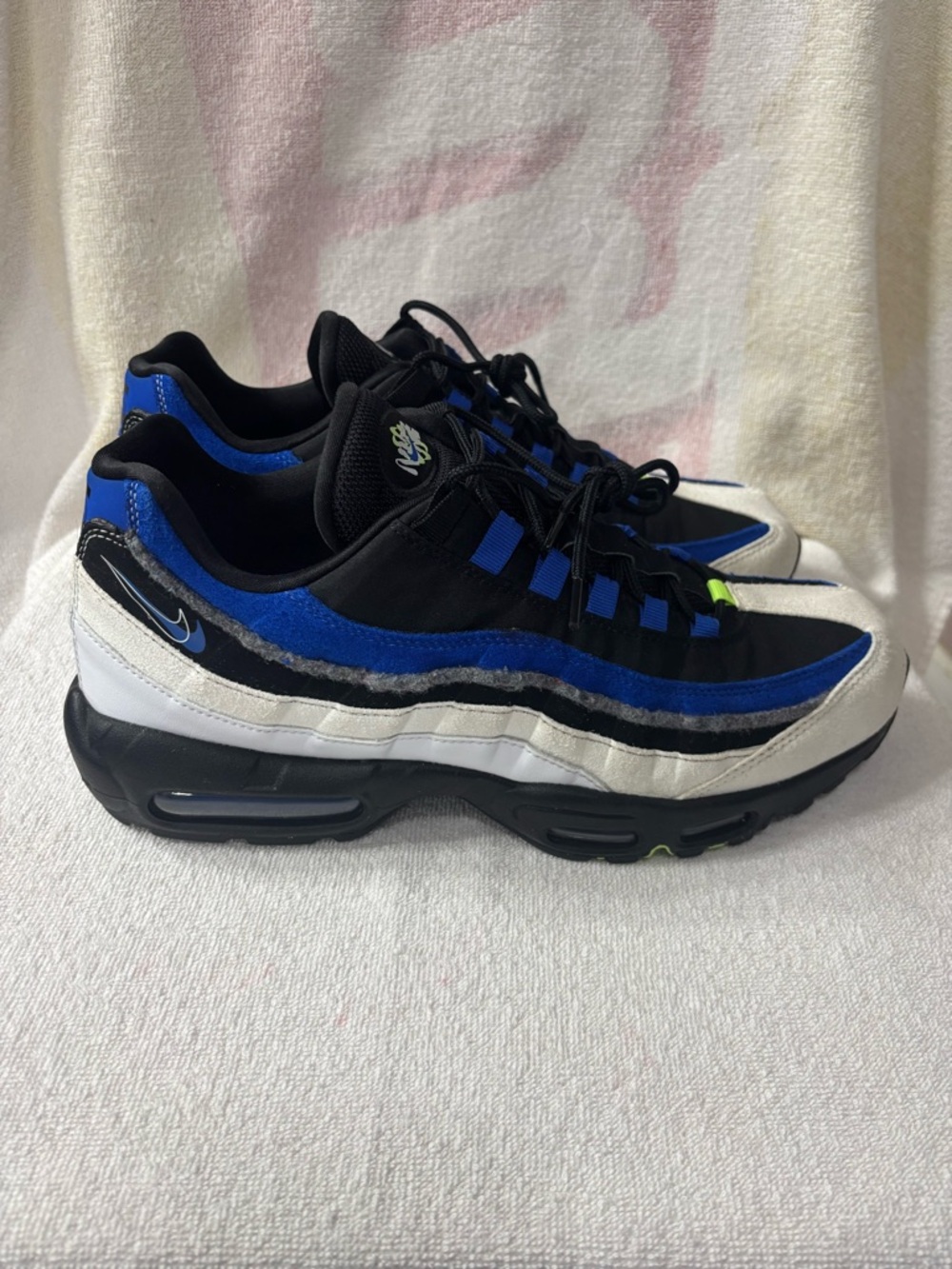Nike Air Max 95
Black Game Royal Men’s Size 12